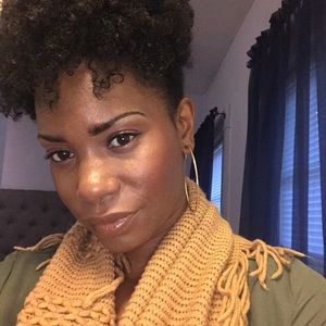 Meet your Posher, Salina